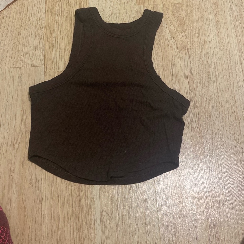 Cropped lulu tank size 2